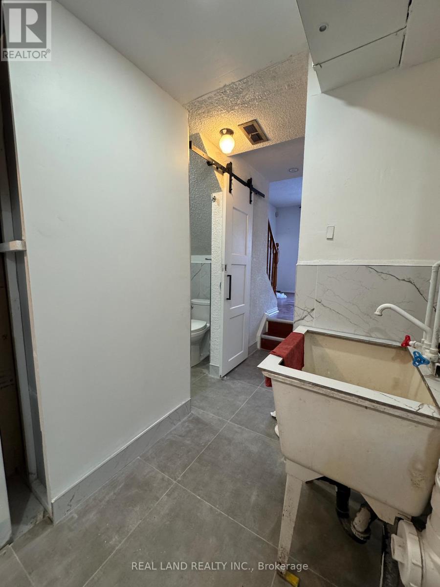 55 Snapdragon Drive, Toronto, Ontario  M2J 4X5 - Photo 24 - C12659304