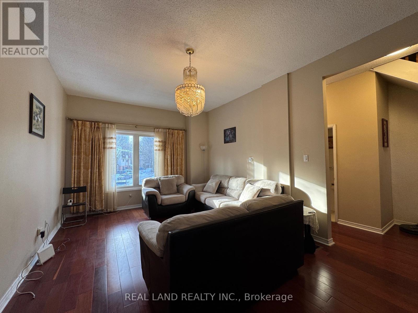 55 Snapdragon Drive, Toronto, Ontario  M2J 4X5 - Photo 6 - C12659304