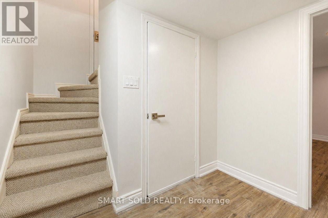 Lower - 10 Holman Crescent, Aurora, Ontario  L4G 1Z9 - Photo 4 - N12659312