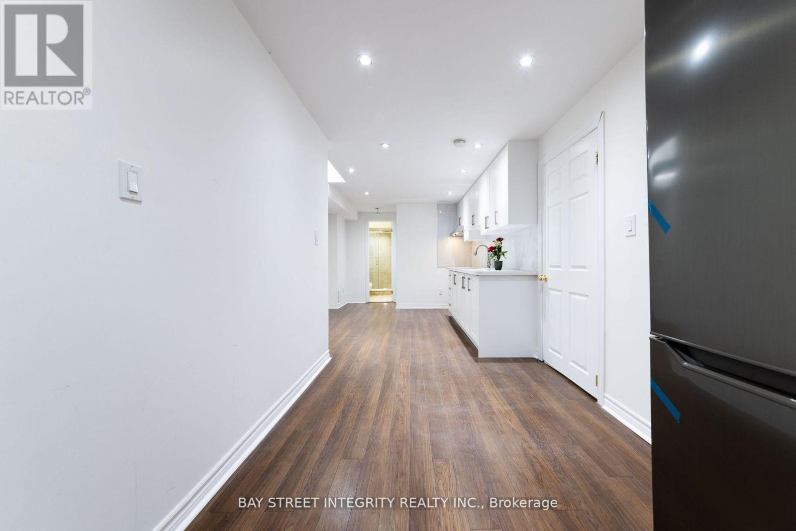 (Bsmt) - 5657 Raleigh Street, Mississauga, Ontario  L5M 7E4 - Photo 4 - W12659316