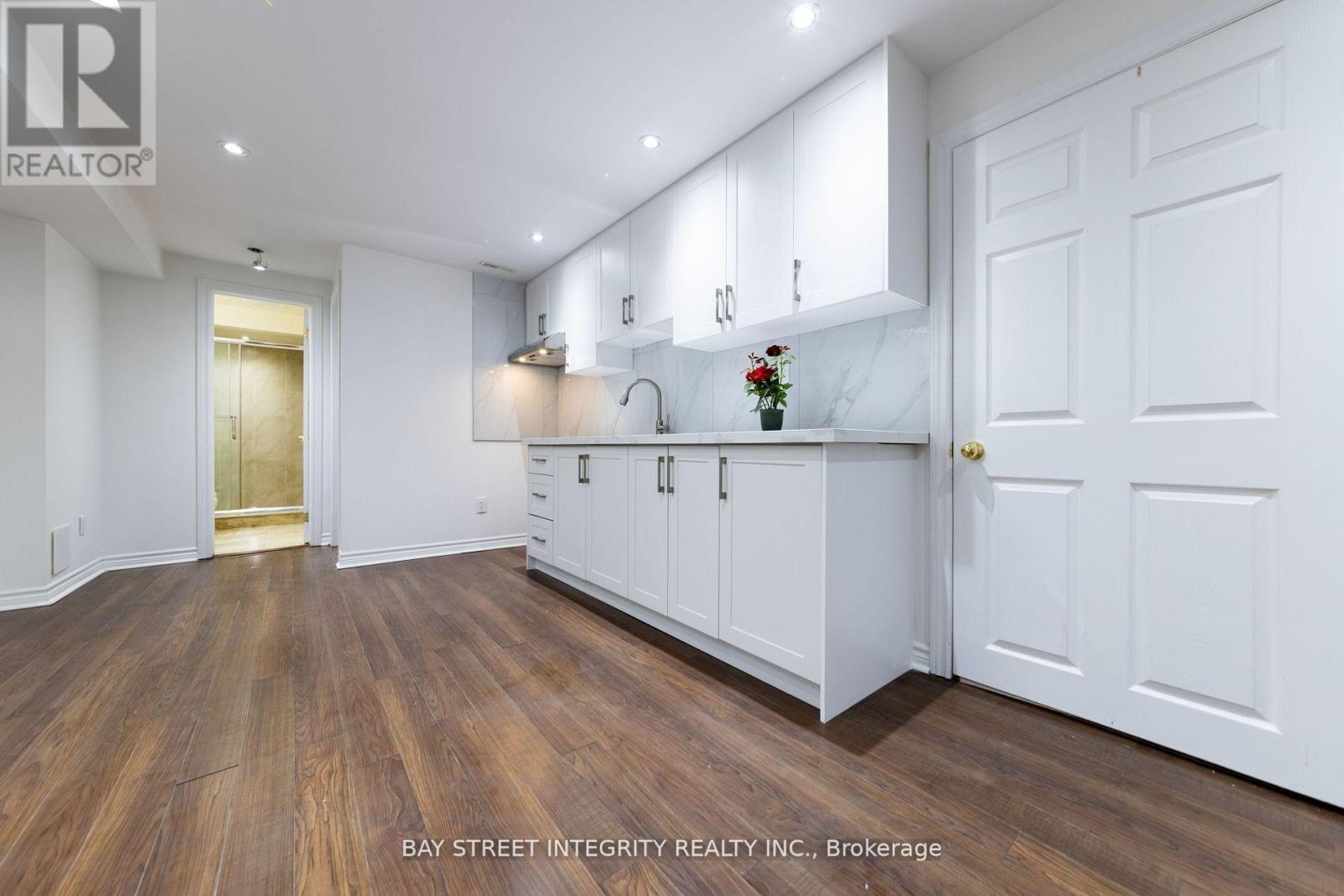 (Bsmt) - 5657 Raleigh Street, Mississauga, Ontario  L5M 7E4 - Photo 5 - W12659316