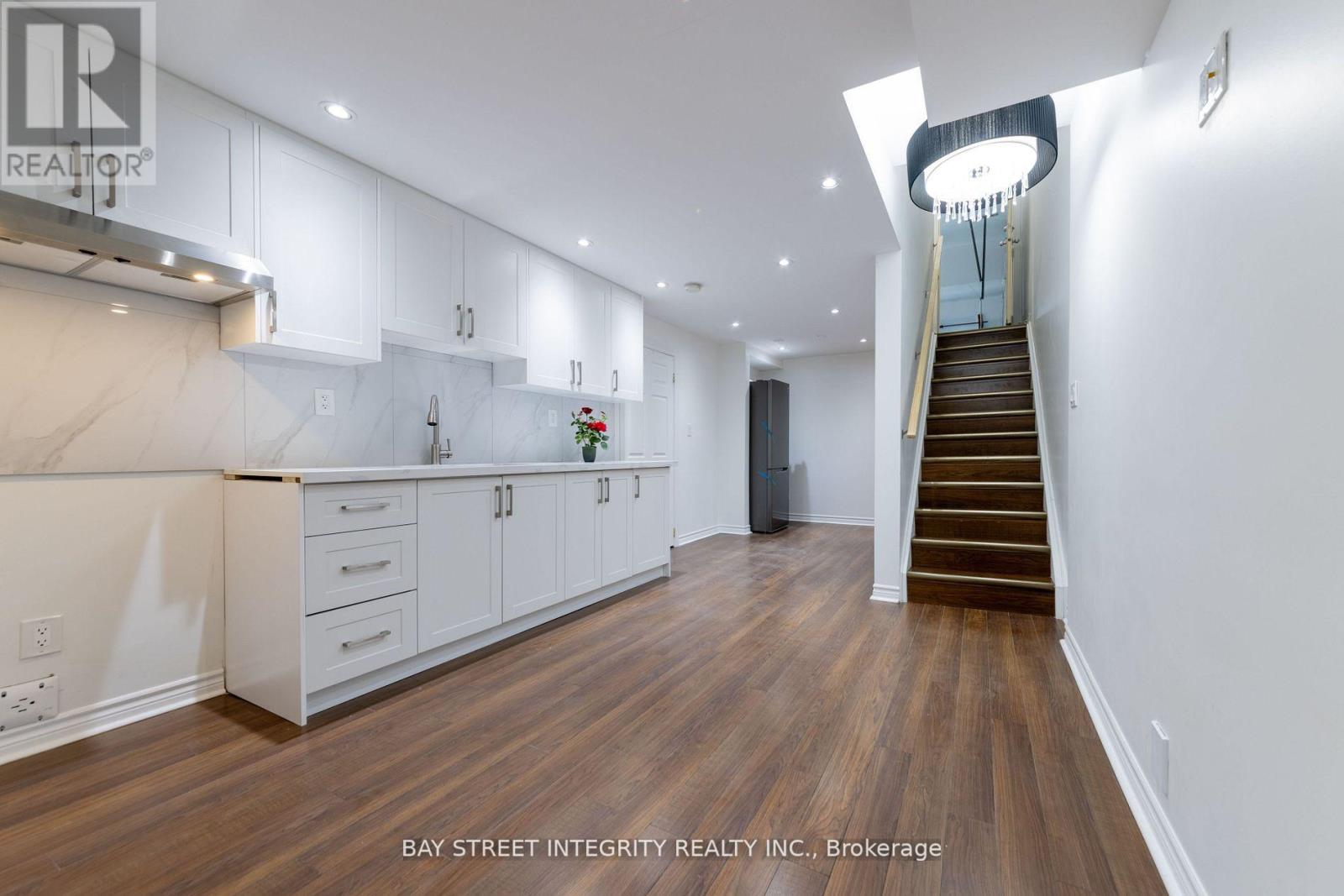 (Bsmt) - 5657 Raleigh Street, Mississauga, Ontario  L5M 7E4 - Photo 6 - W12659316