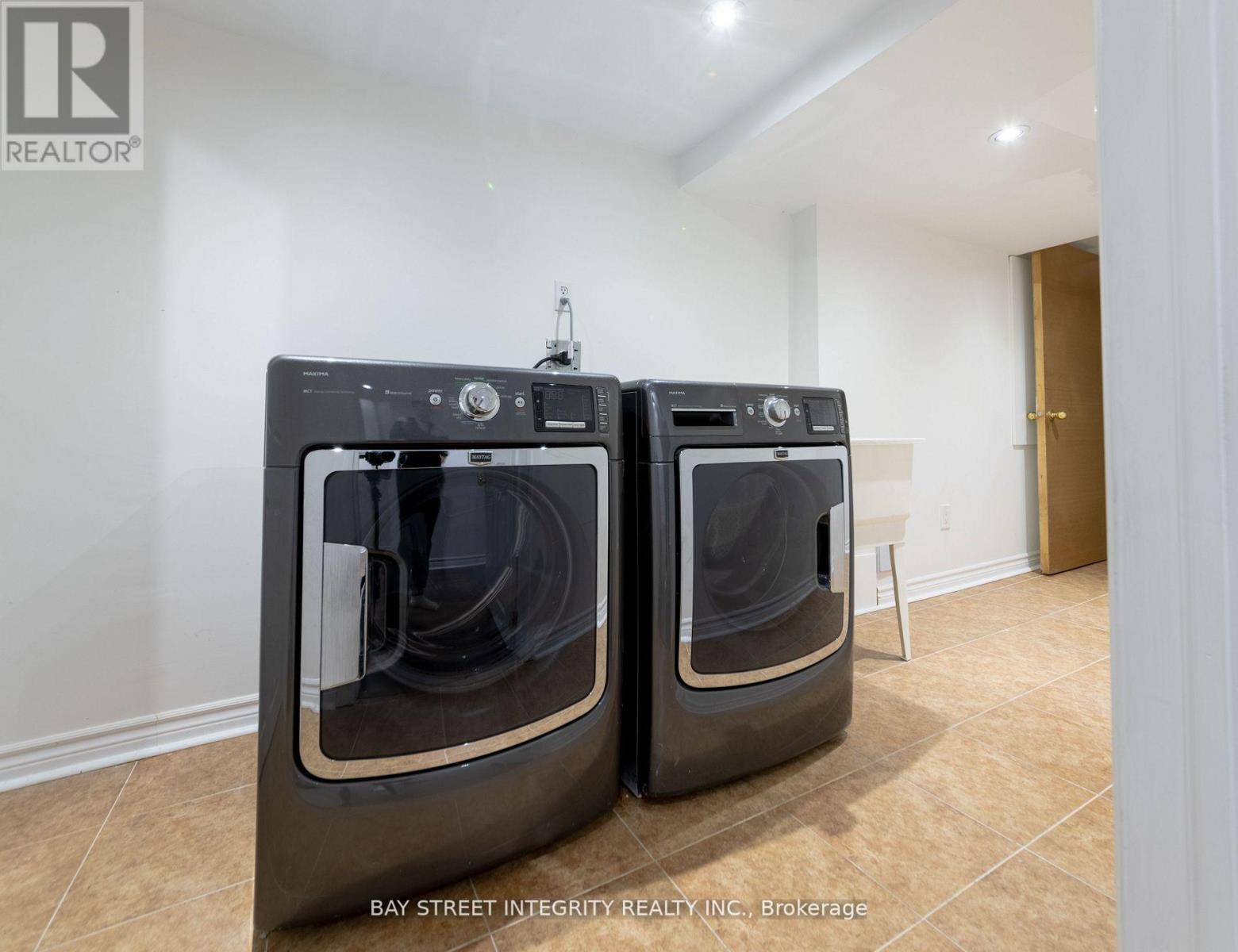 (Bsmt) - 5657 Raleigh Street, Mississauga, Ontario  L5M 7E4 - Photo 7 - W12659316