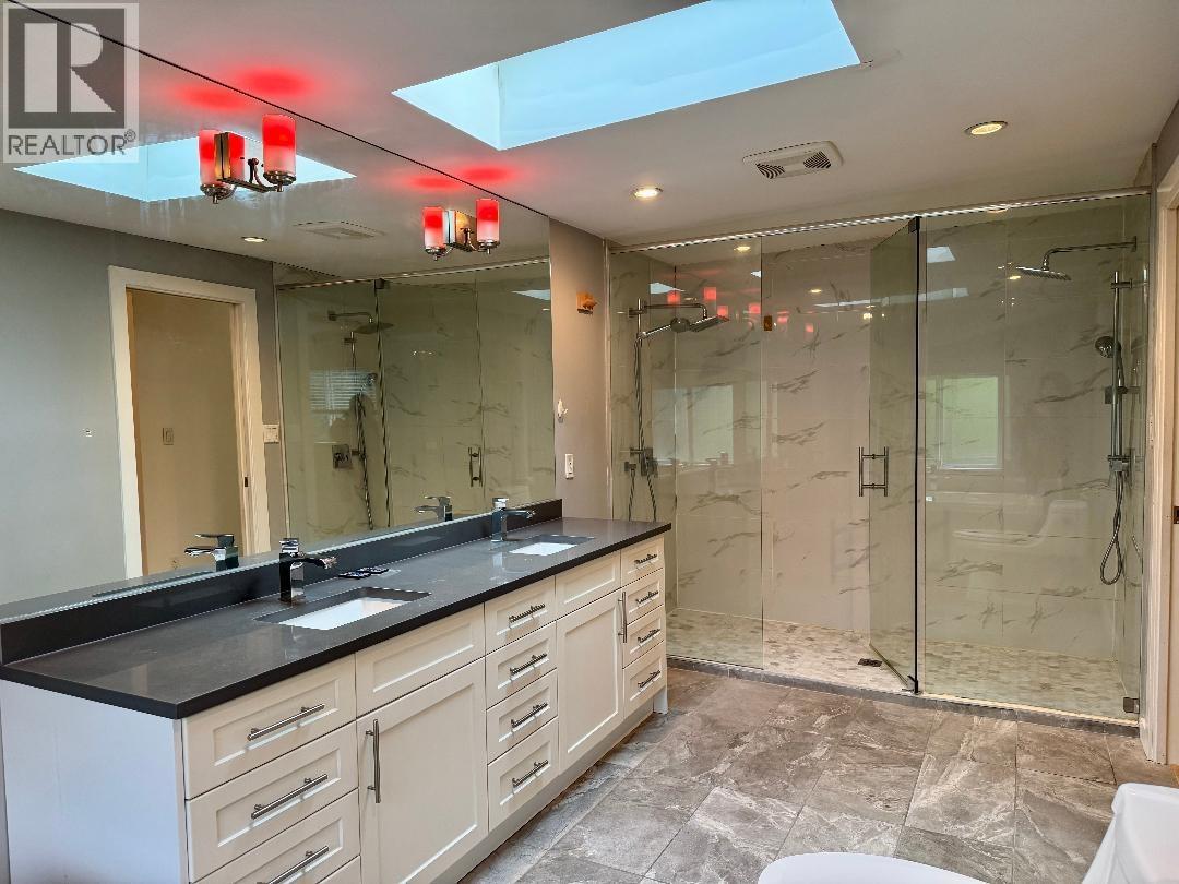 5257 Sonora Drive, North Vancouver, British Columbia  V7R 3V7 - Photo 8 - R3062816