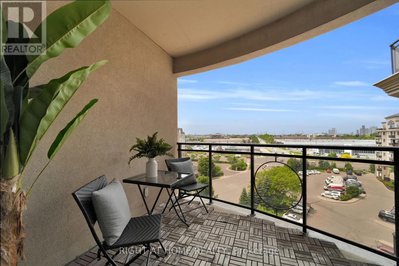 710 - 2 Maison Parc Court, Vaughan, Ontario  L4J 9K4 - Photo 18 - N12201000