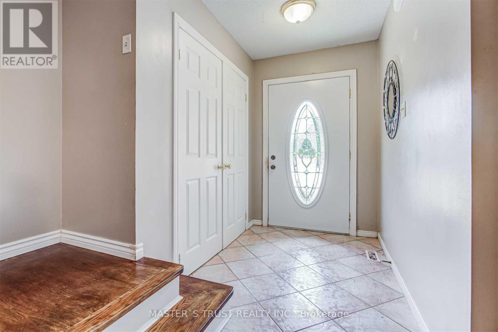 1824 Princelea Place, Mississauga, Ontario  L5M 3R8 - Photo 5 - W12659342