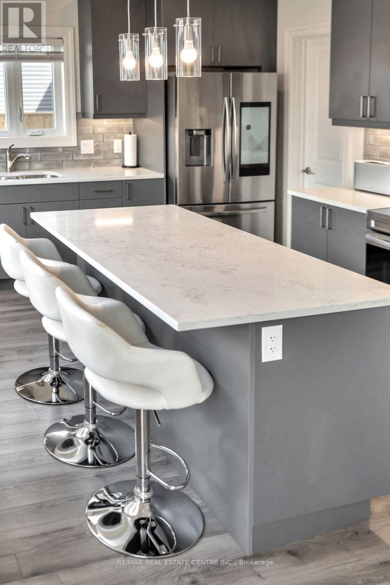 218 Beasley Crescent, Prince Edward County, Ontario  K0K 2T0 - Photo 11 - X12659340