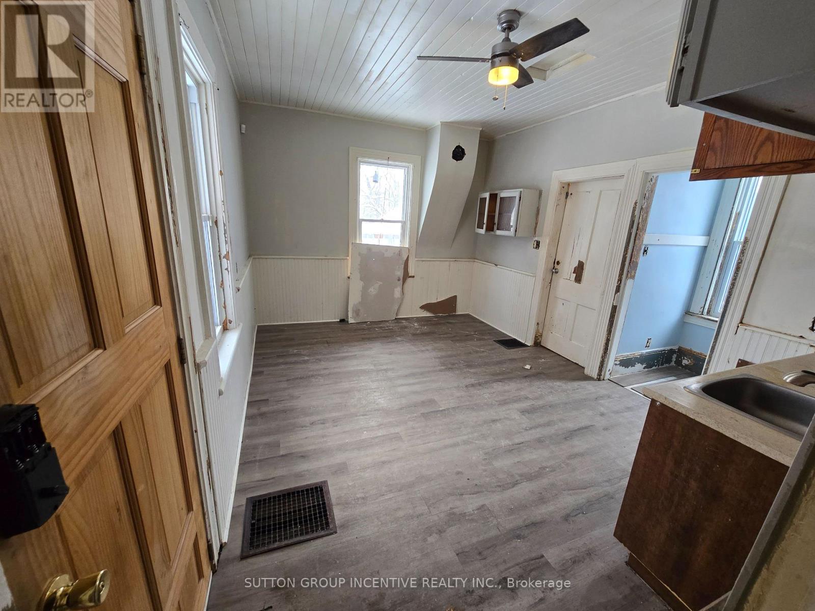 67 Mcdonald Street, Barrie, Ontario  L4M 1P4 - Photo 8 - S12657770