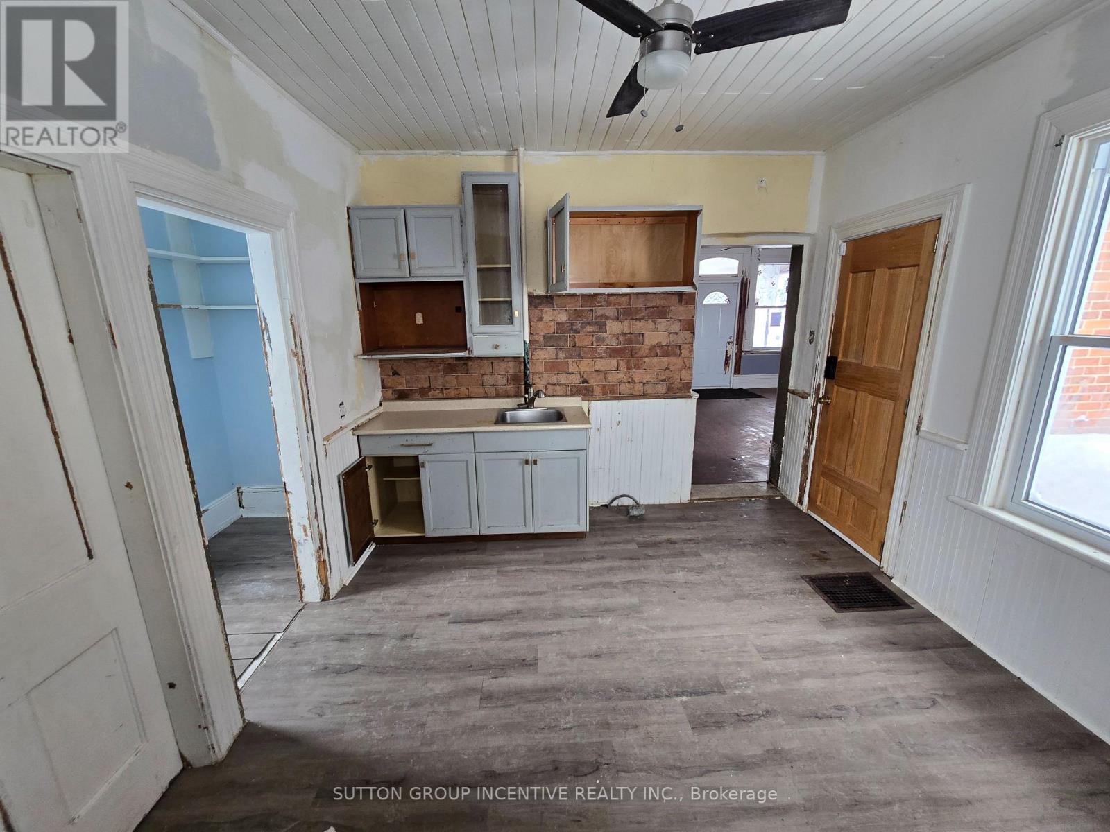 67 Mcdonald Street, Barrie, Ontario  L4M 1P4 - Photo 9 - S12657770