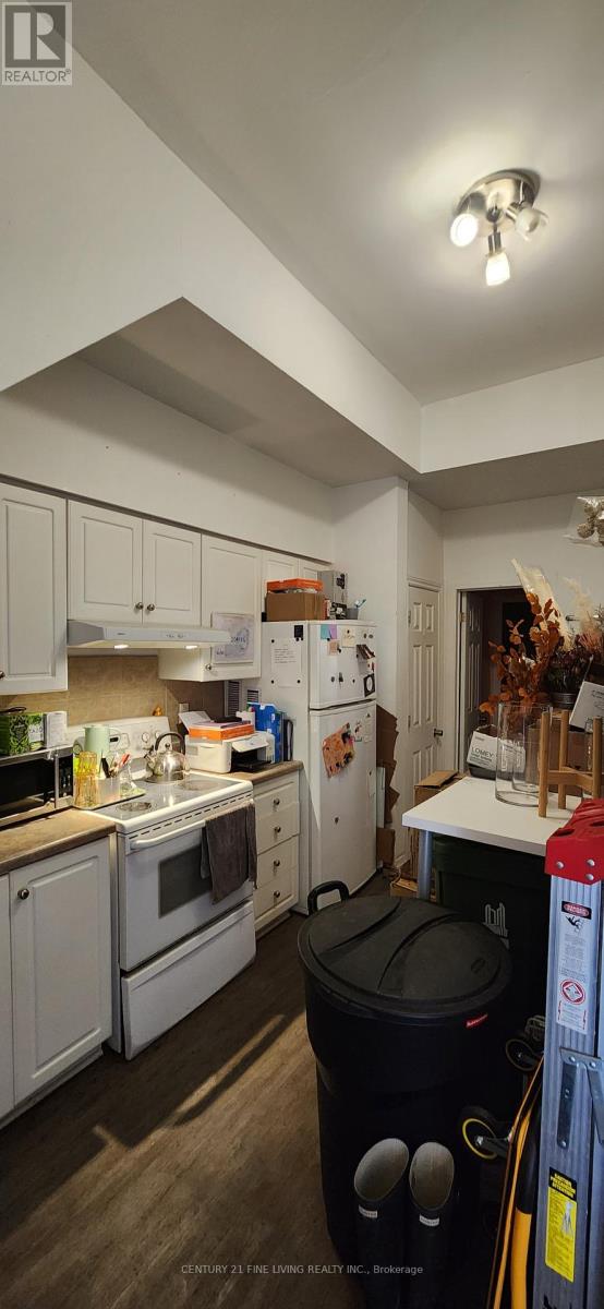 3130 Dundas Street W, Toronto, Ontario M6P 2A1 - Photo 20 - W12659350