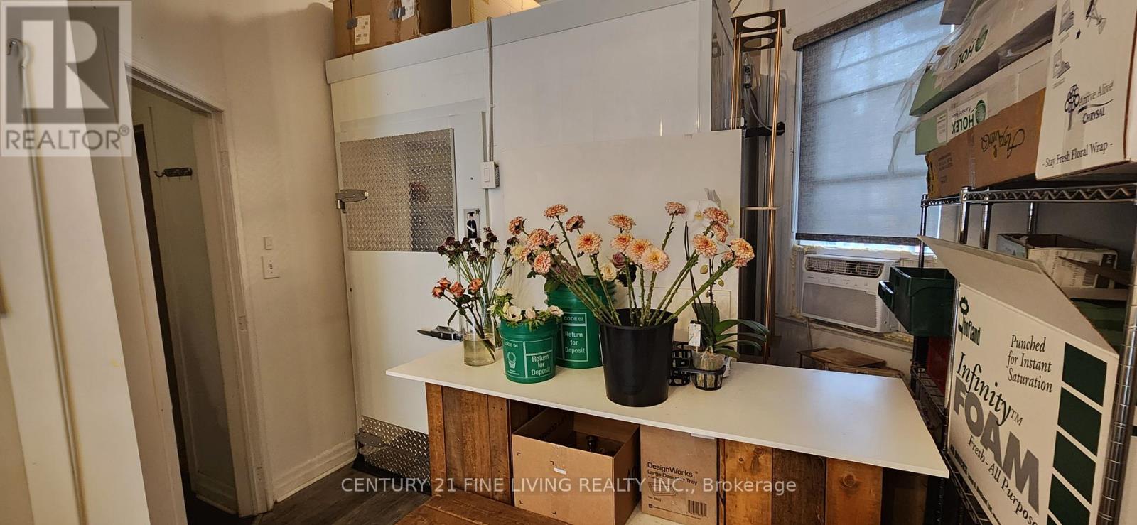 3130 Dundas Street W, Toronto, Ontario M6P 2A1 - Photo 21 - W12659350