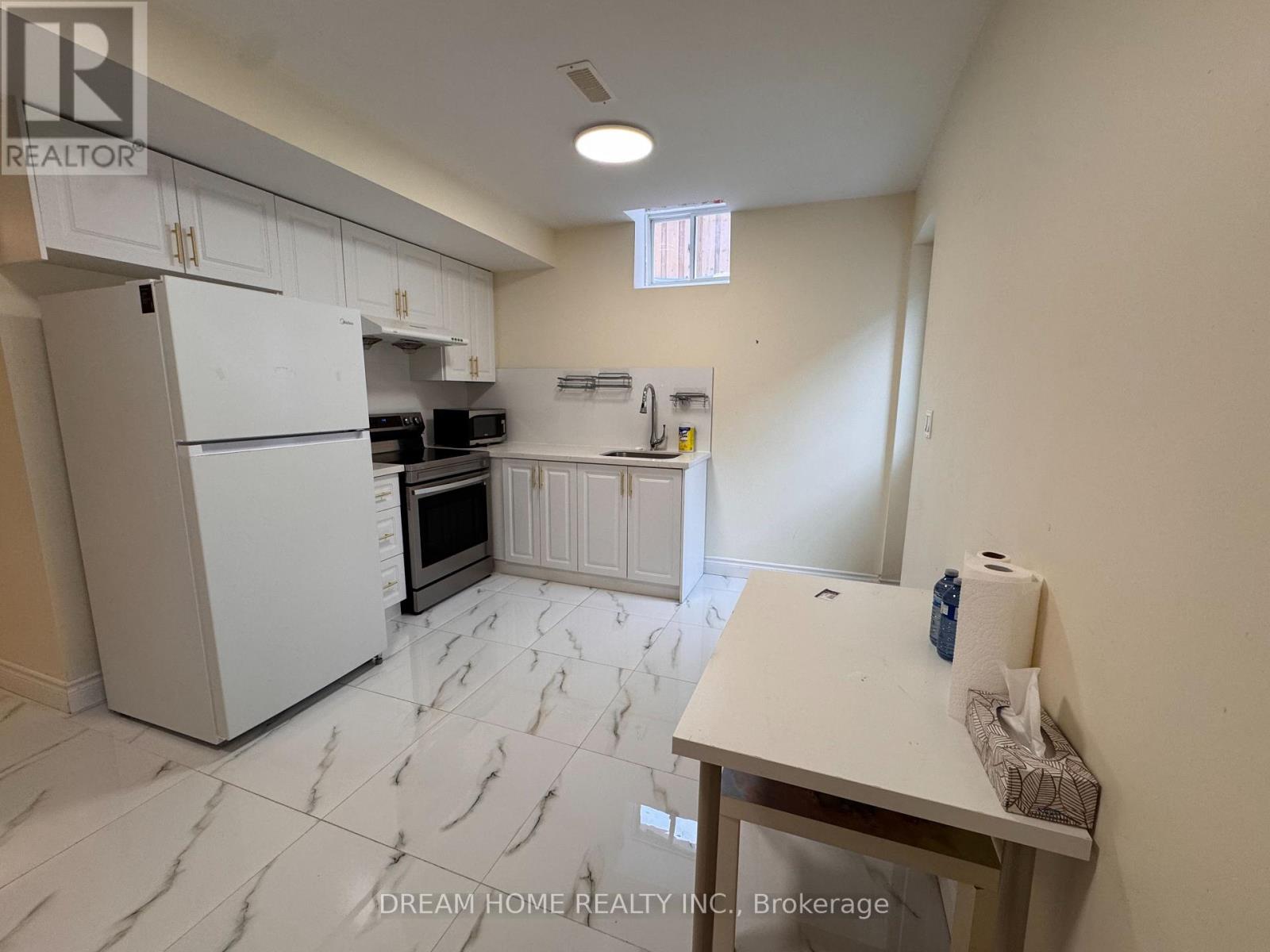 Bsmt - 447 Grindstone Trail, Oakville, Ontario  L6H 7H5 - Photo 9 - W12659354