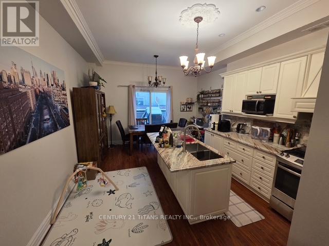 6 Cam Fella Lane, Toronto, Ontario  M4L 3Z5 - Photo 10 - E12659364