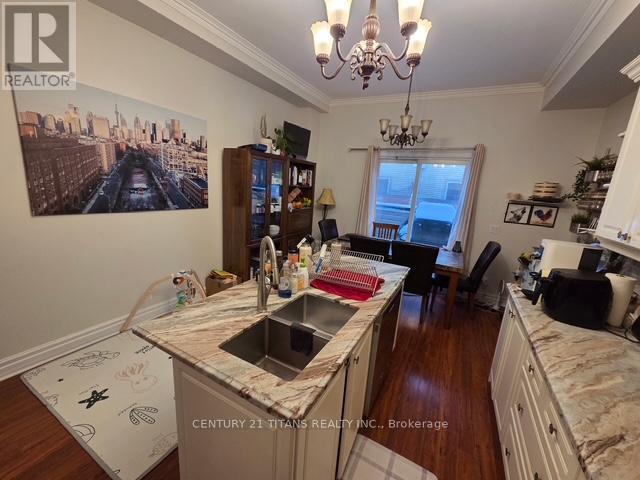 6 Cam Fella Lane, Toronto, Ontario  M4L 3Z5 - Photo 11 - E12659364