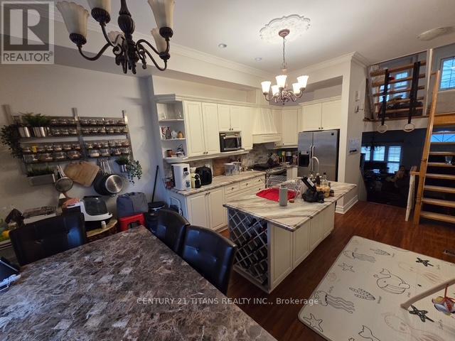 6 Cam Fella Lane, Toronto, Ontario  M4L 3Z5 - Photo 12 - E12659364