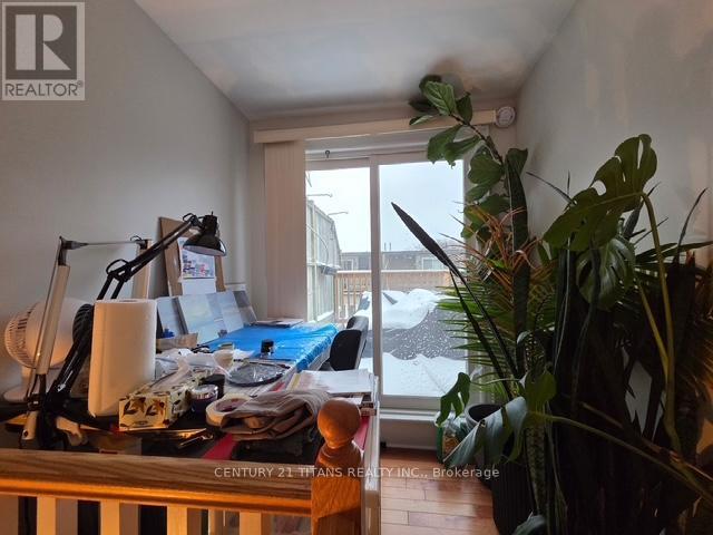 6 Cam Fella Lane, Toronto, Ontario  M4L 3Z5 - Photo 6 - E12659364