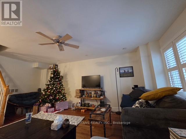 6 Cam Fella Lane, Toronto, Ontario  M4L 3Z5 - Photo 7 - E12659364