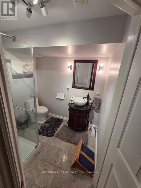 6 Cam Fella Lane, Toronto, Ontario  M4L 3Z5 - Photo 8 - E12659364