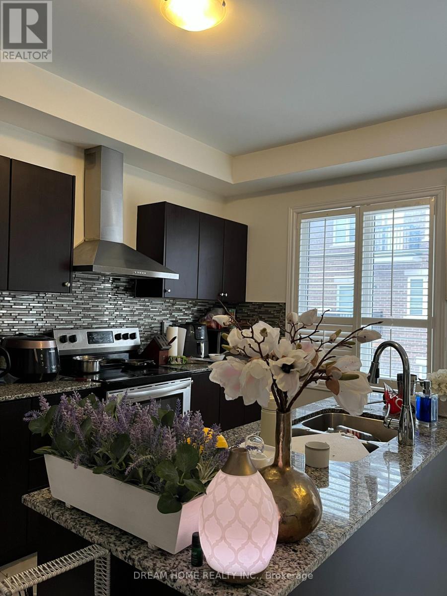 21 Globemaster Lane, Richmond Hill, Ontario  L4E 1H3 - Photo 10 - N12659358