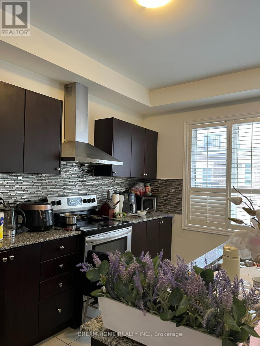 21 Globemaster Lane, Richmond Hill, Ontario  L4E 1H3 - Photo 9 - N12659358