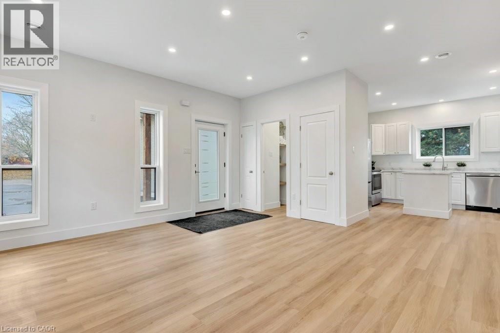 67 Kimberly Crescent Unit# C, Kitchener, Ontario  N2E 1C8 - Photo 3 - 40795766