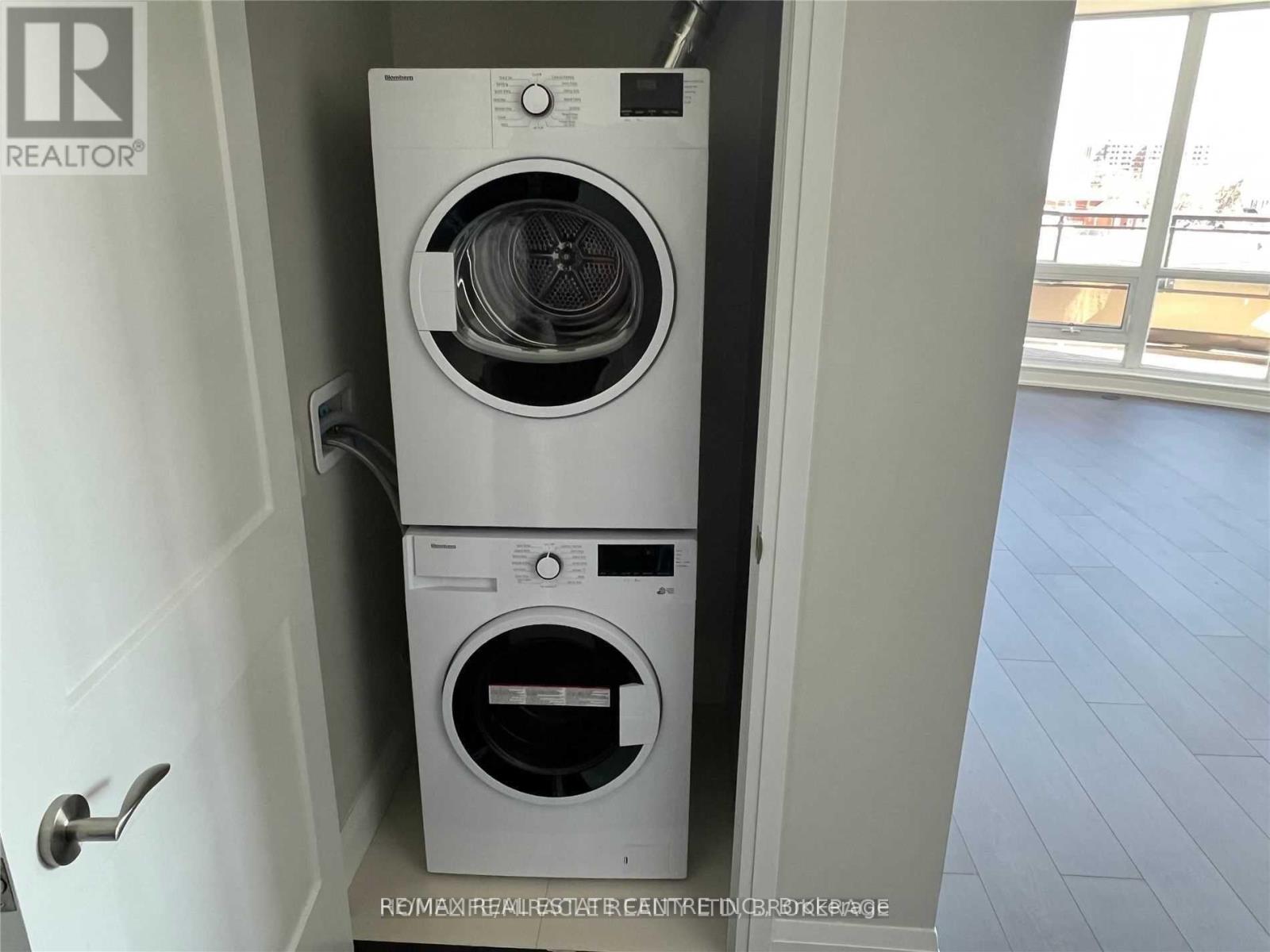 302 - 15 Lynch Street, Brampton, Ontario  L6W 0C7 - Photo 5 - W12659234