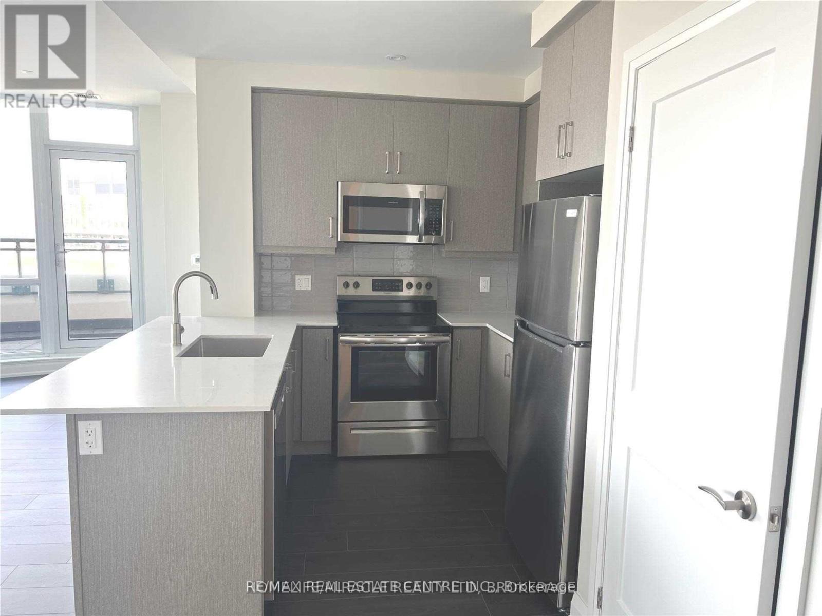 302 - 15 Lynch Street, Brampton, Ontario  L6W 0C7 - Photo 4 - W12659234