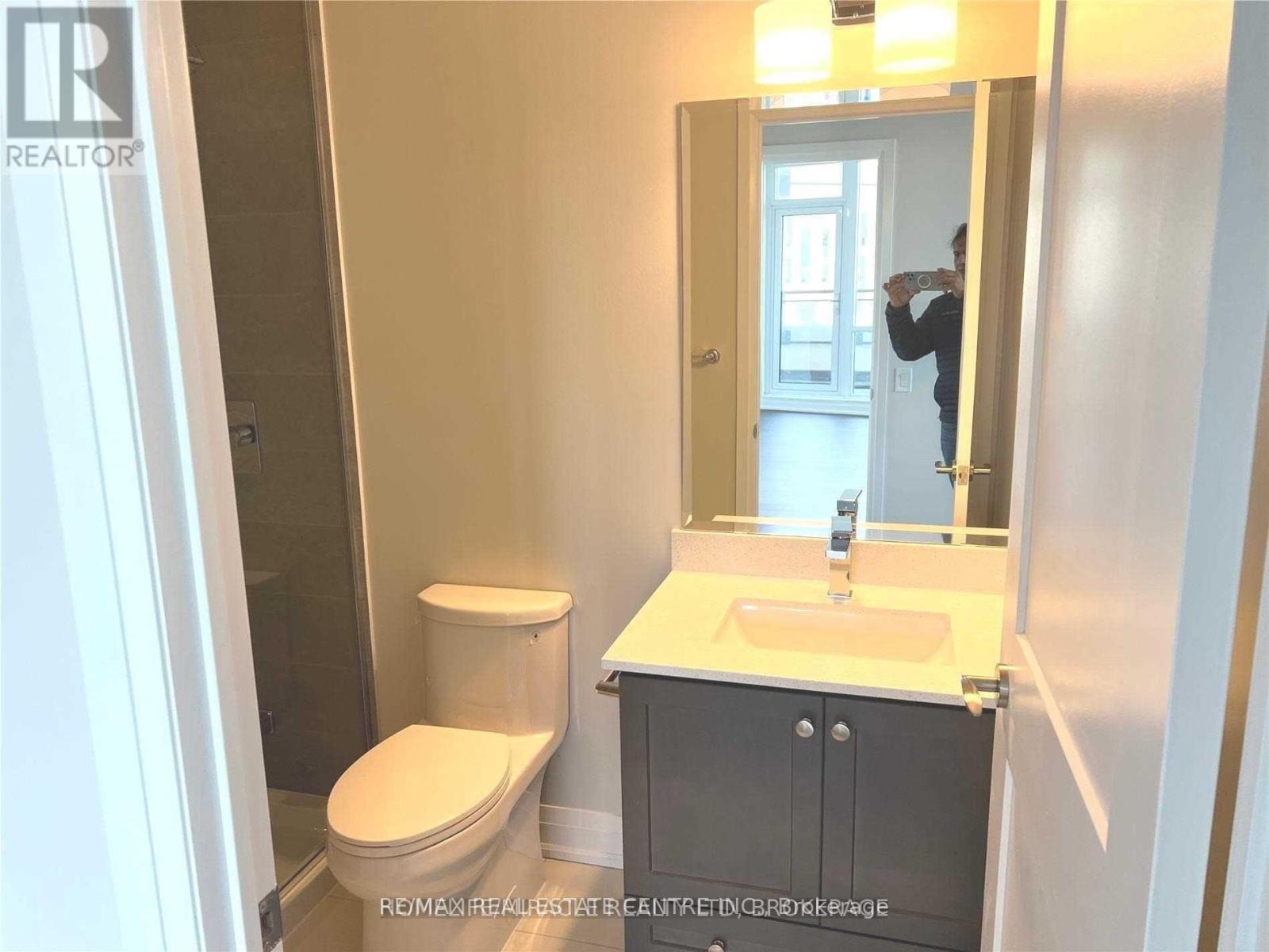 302 - 15 Lynch Street, Brampton, Ontario  L6W 0C7 - Photo 8 - W12659234