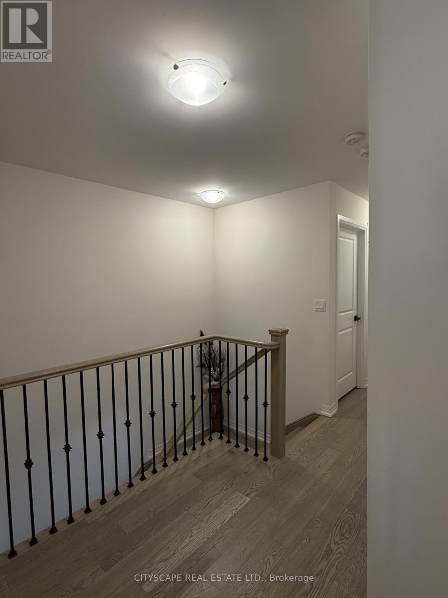 8 Marvin Avenue, Oakville, Ontario  L6H 0Z8 - Photo 13 - W12611054