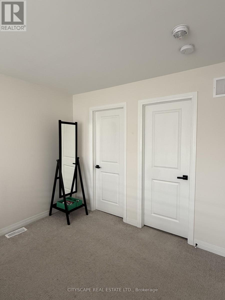 8 Marvin Avenue, Oakville, Ontario  L6H 0Z8 - Photo 20 - W12611054