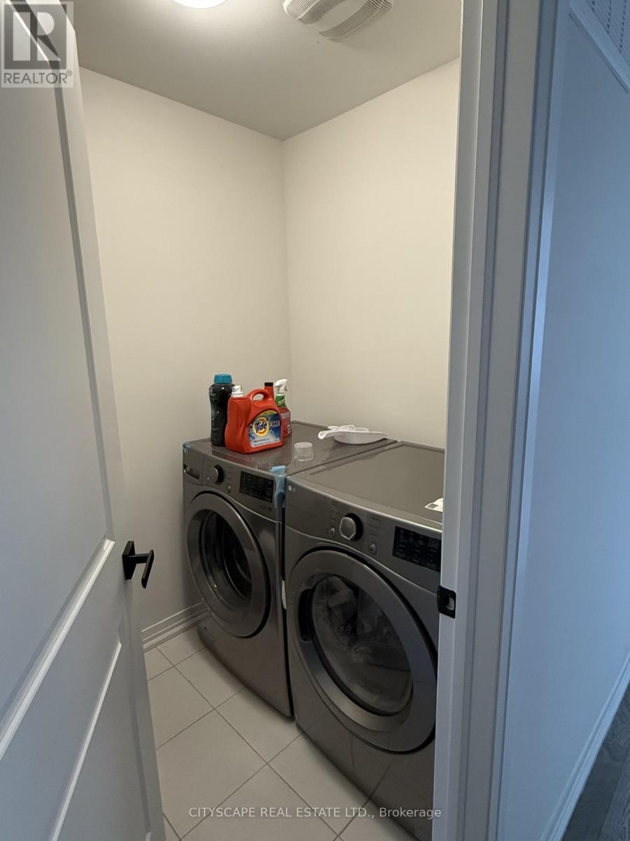 8 Marvin Avenue, Oakville, Ontario  L6H 0Z8 - Photo 22 - W12611054