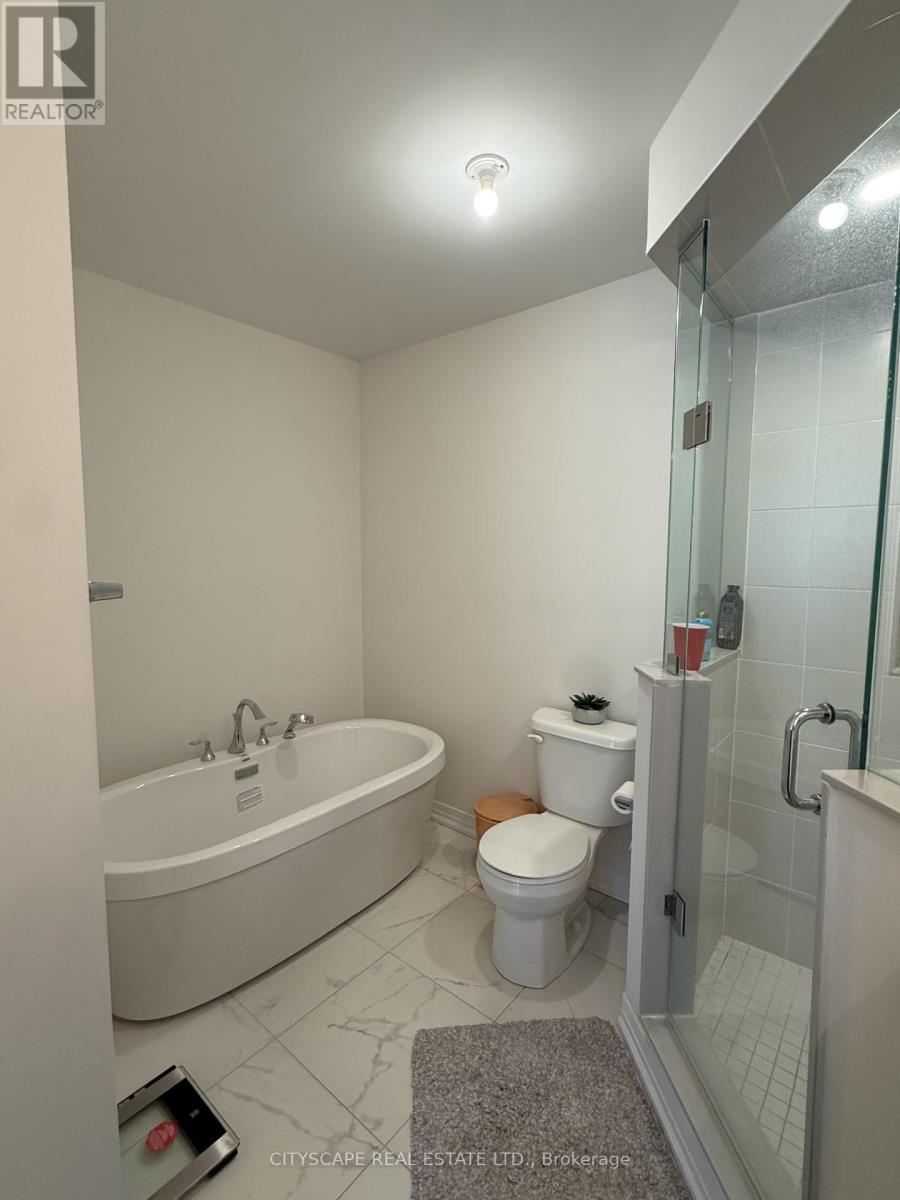 8 Marvin Avenue, Oakville, Ontario  L6H 0Z8 - Photo 15 - W12611054