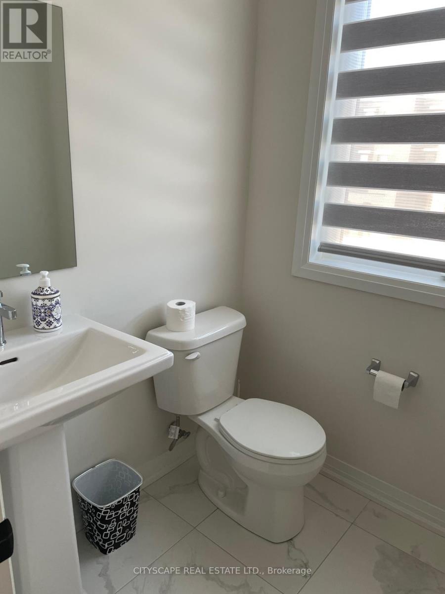 8 Marvin Avenue, Oakville, Ontario  L6H 0Z8 - Photo 12 - W12611054