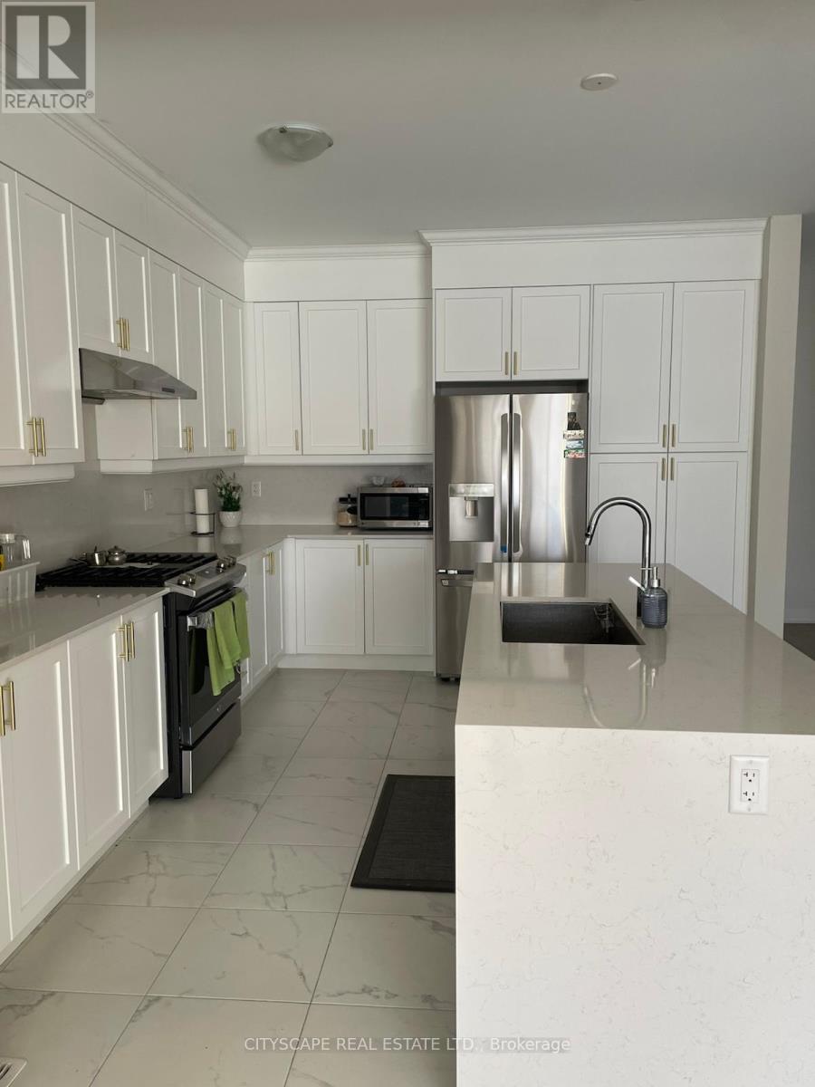 8 Marvin Avenue, Oakville, Ontario  L6H 0Z8 - Photo 5 - W12611054