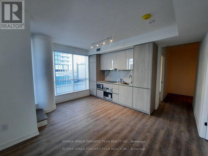 517 - 8 Interchange Way, Vaughan (Vaughan Corporate Centre), Ontario  L4K 5Z7 - Photo 3 - N12659402