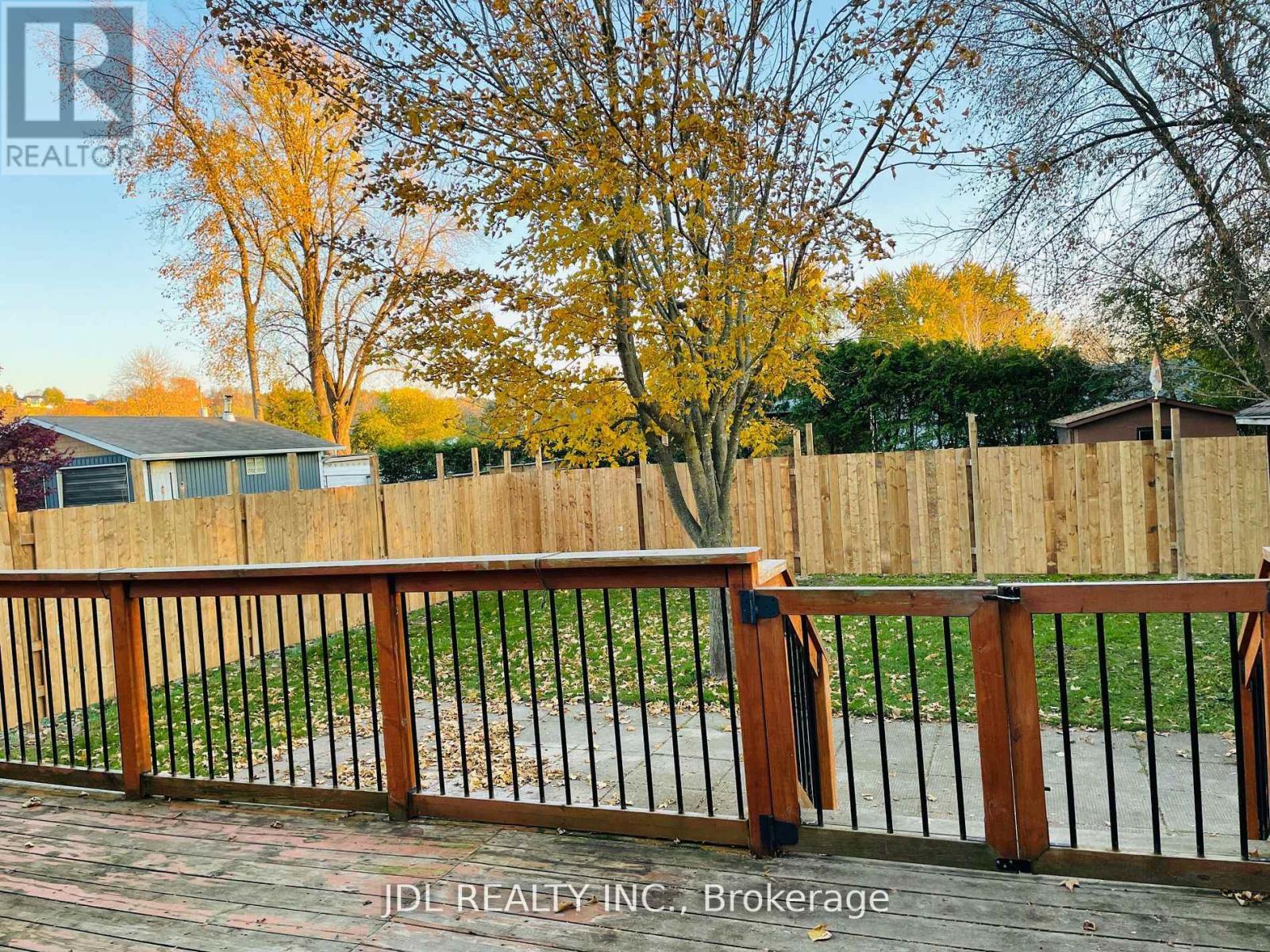 363 Irene Drive, Georgina, Ontario  L4P 3B3 - Photo 16 - N12659404