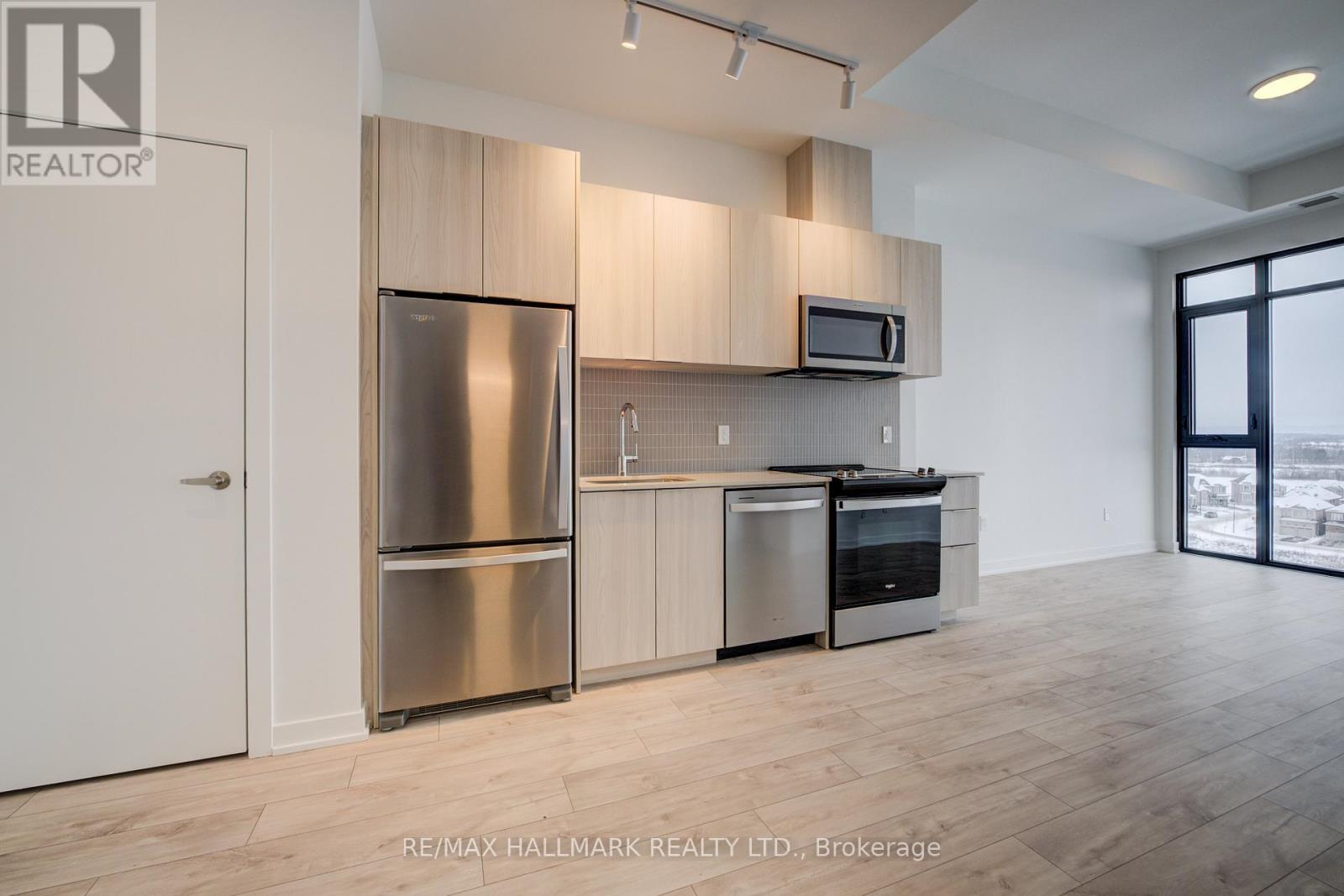 816 - 720 Whitlock Avenue, Milton, Ontario  L9E 1S2 - Photo 4 - W12638552