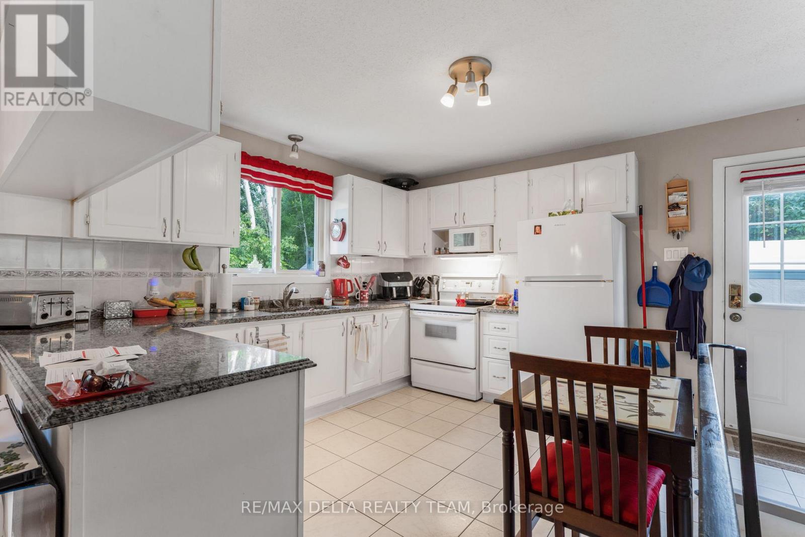 1345 Belcourt Boulevard, Ottawa, Ontario  K1C 1L8 - Photo 6 - X12381301