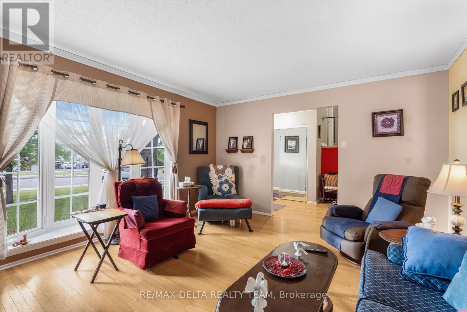 1345 Belcourt Boulevard, Ottawa, Ontario  K1C 1L8 - Photo 4 - X12381301