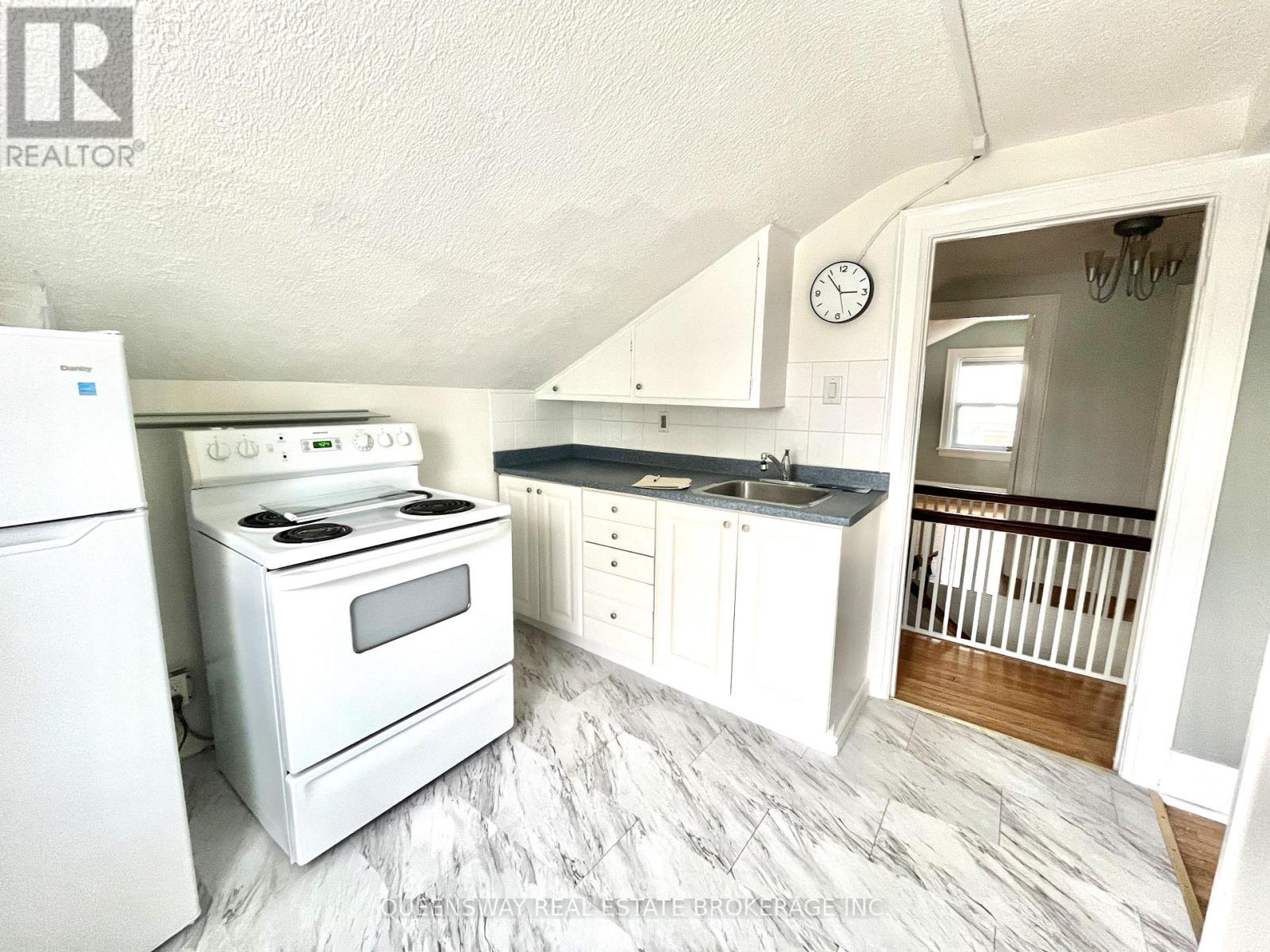 164 Centre Street N, Oshawa, Ontario  L1G 4C3 - Photo 3 - E12659418