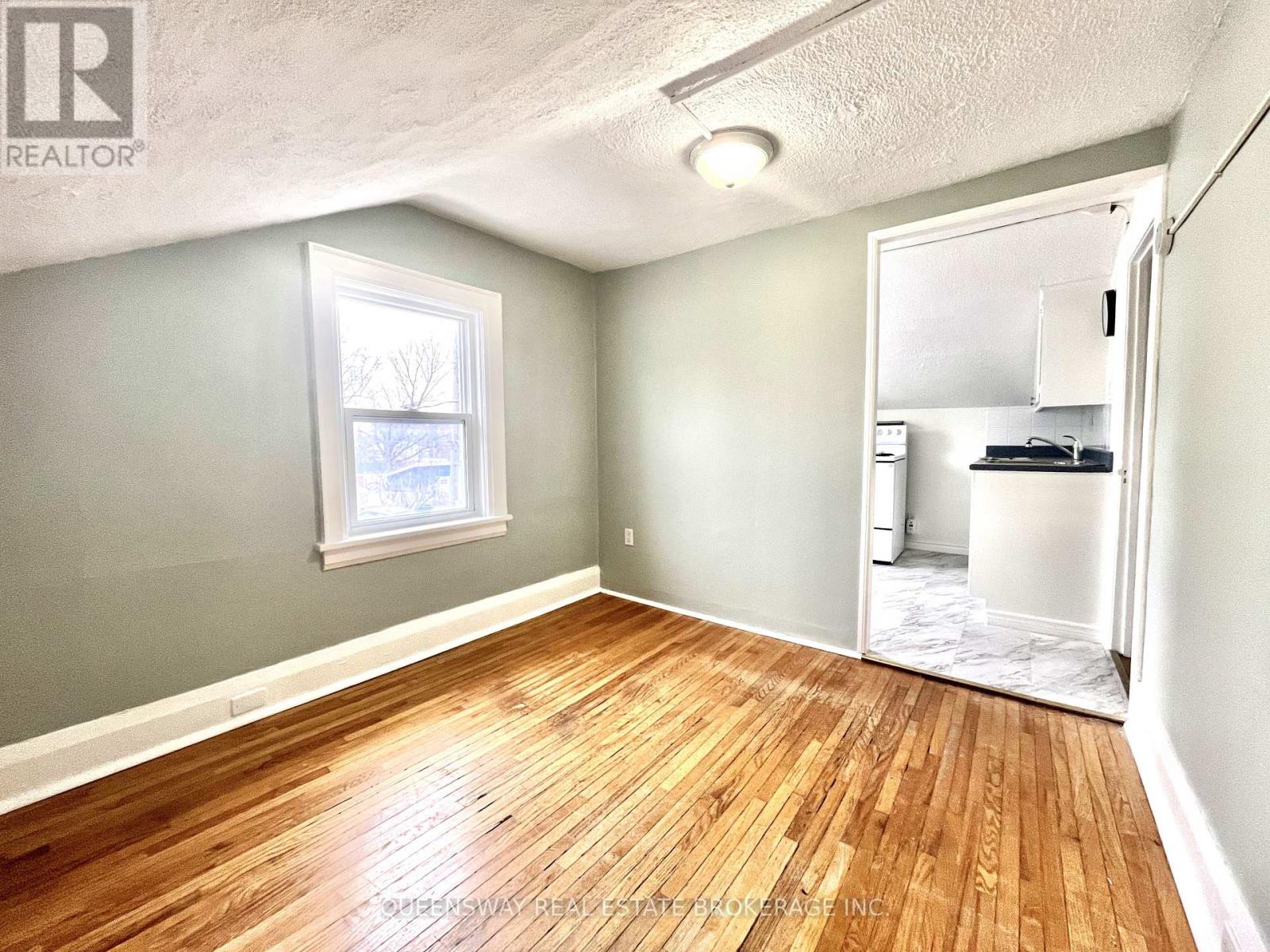 164 Centre Street N, Oshawa, Ontario  L1G 4C3 - Photo 5 - E12659418