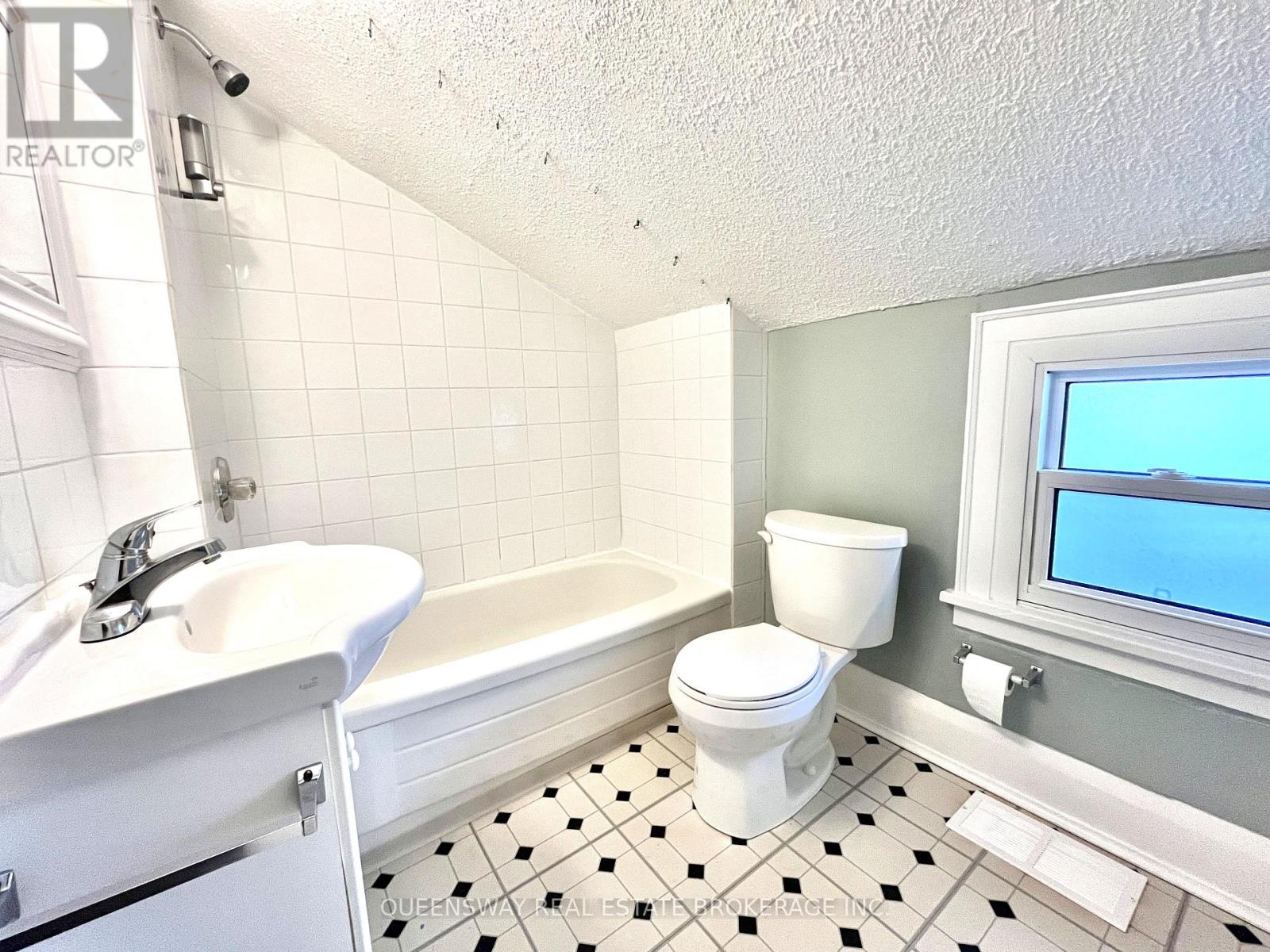 164 Centre Street N, Oshawa, Ontario  L1G 4C3 - Photo 7 - E12659418