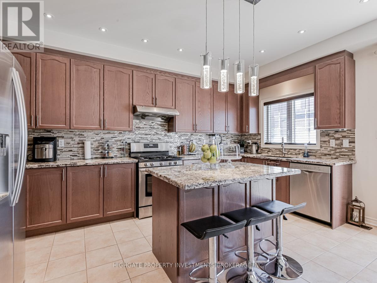 1 Juglans Crescent, Whitchurch-Stouffville (Stouffville), Ontario  L4A 0V4 - Photo 14 - N12659422