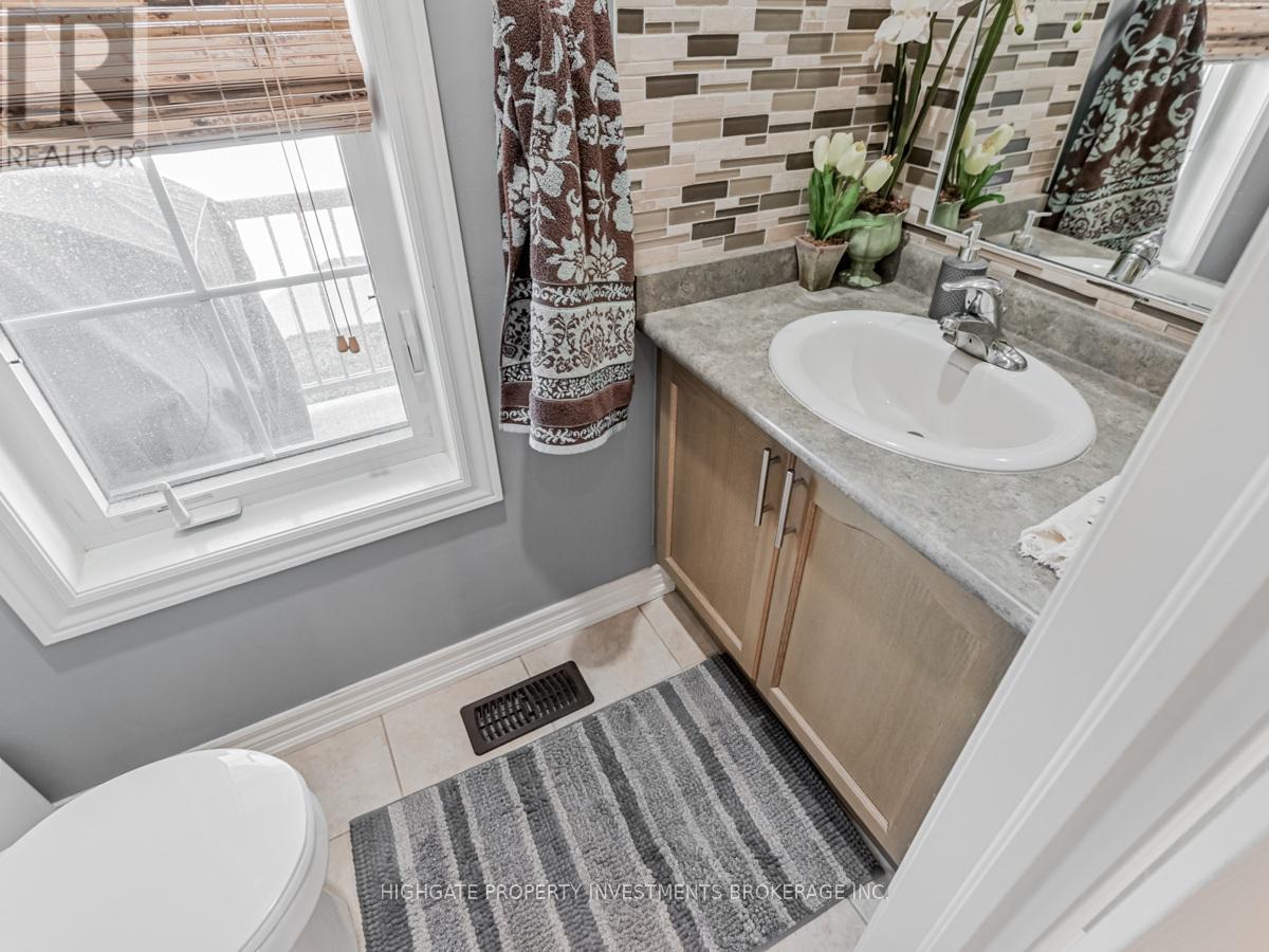 1 Juglans Crescent, Whitchurch-Stouffville (Stouffville), Ontario  L4A 0V4 - Photo 17 - N12659422