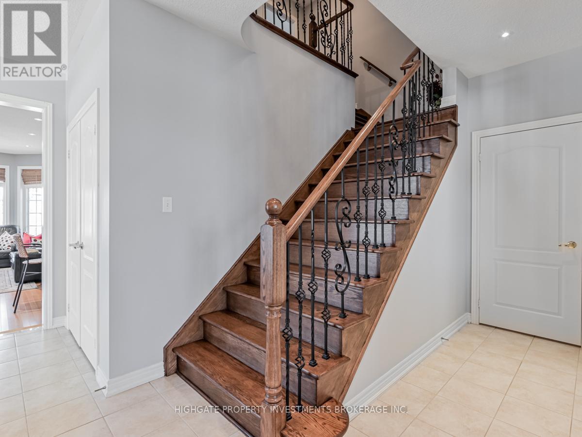 1 Juglans Crescent, Whitchurch-Stouffville (Stouffville), Ontario  L4A 0V4 - Photo 18 - N12659422