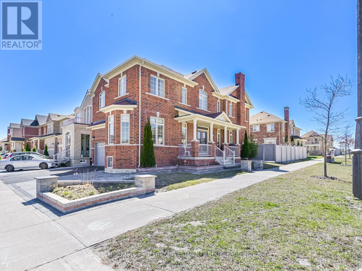 1 Juglans Crescent, Whitchurch-Stouffville (Stouffville), Ontario  L4A 0V4 - Photo 2 - N12659422