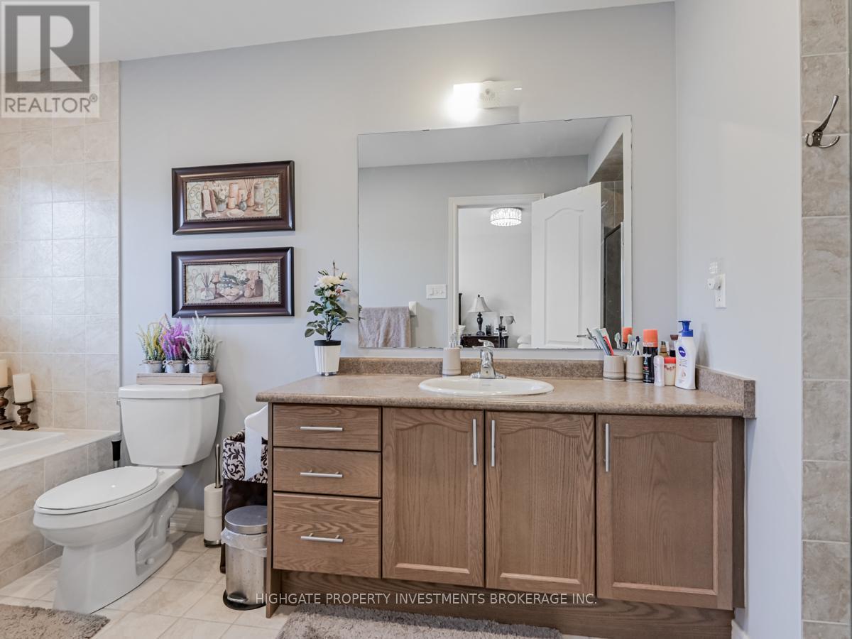 1 Juglans Crescent, Whitchurch-Stouffville (Stouffville), Ontario  L4A 0V4 - Photo 23 - N12659422