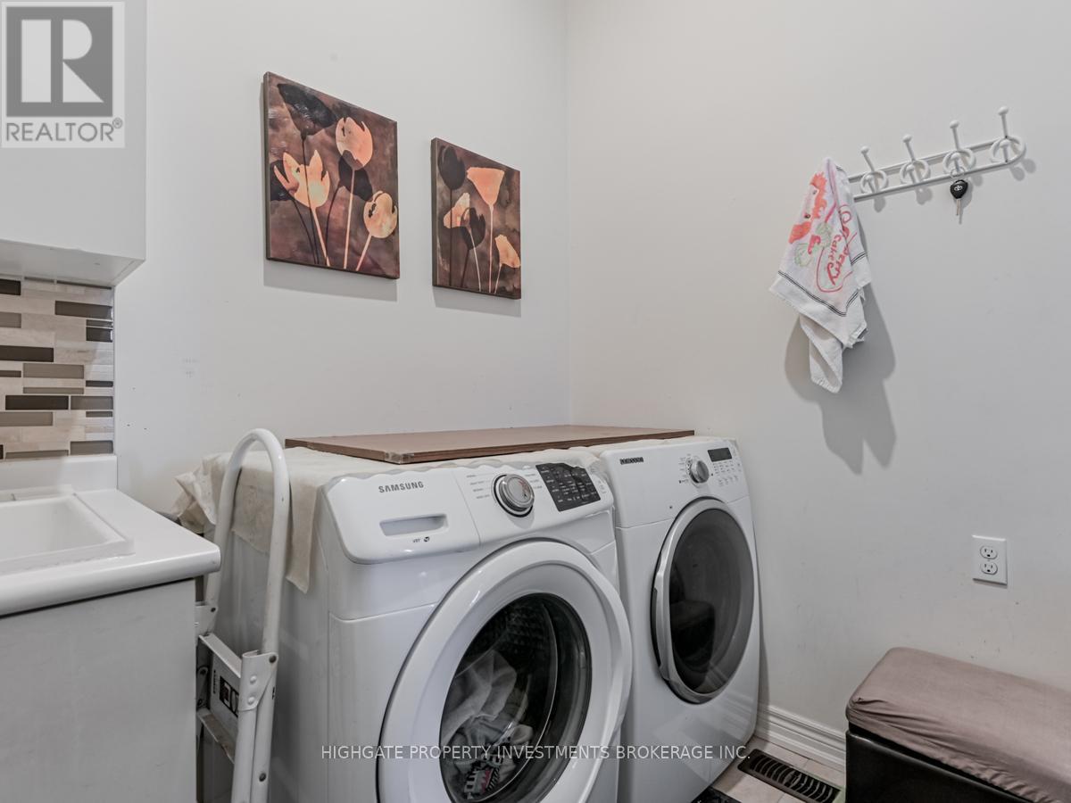 1 Juglans Crescent, Whitchurch-Stouffville (Stouffville), Ontario  L4A 0V4 - Photo 32 - N12659422