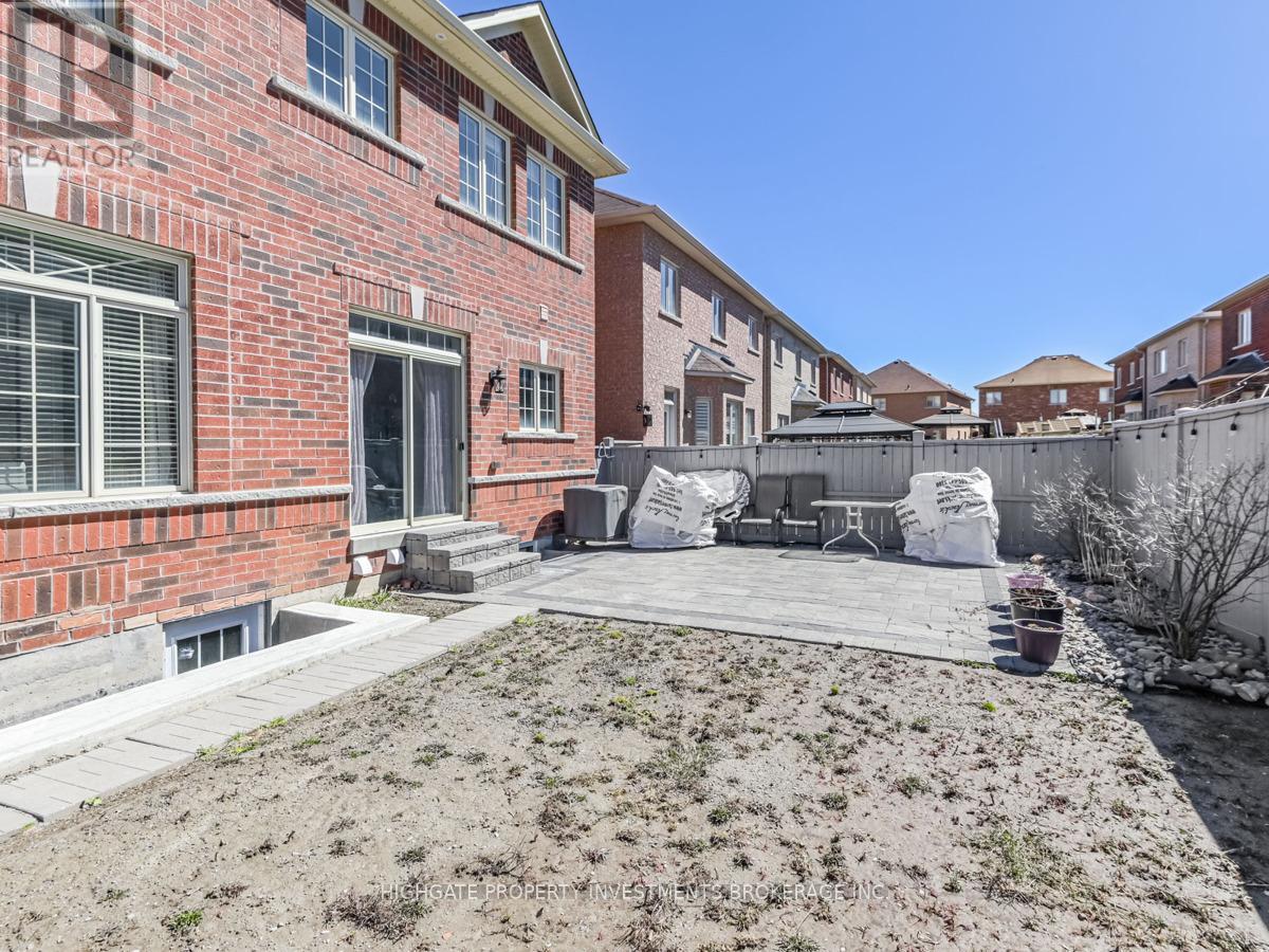 1 Juglans Crescent, Whitchurch-Stouffville (Stouffville), Ontario  L4A 0V4 - Photo 33 - N12659422
