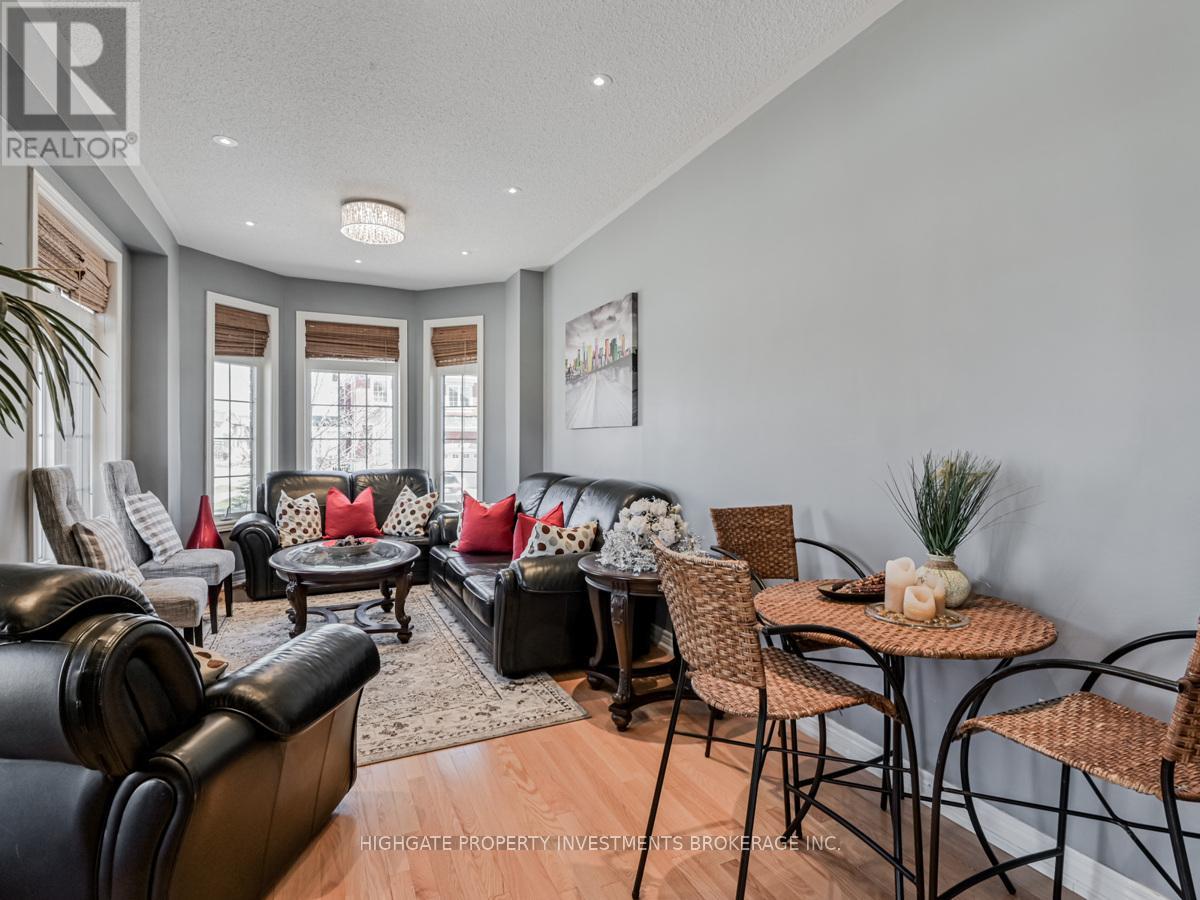 1 Juglans Crescent, Whitchurch-Stouffville (Stouffville), Ontario  L4A 0V4 - Photo 6 - N12659422